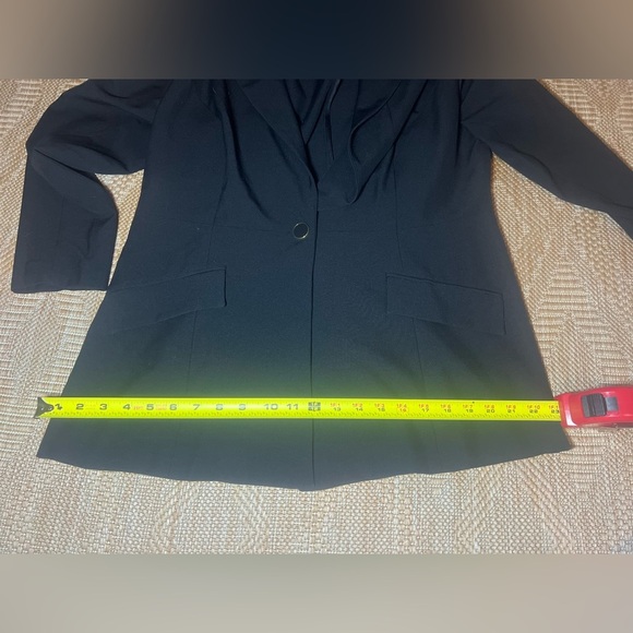 Lane Bryant Women's Black "The Bryant Blazer," Size 12,Button Closure - Picture 4 of 10
